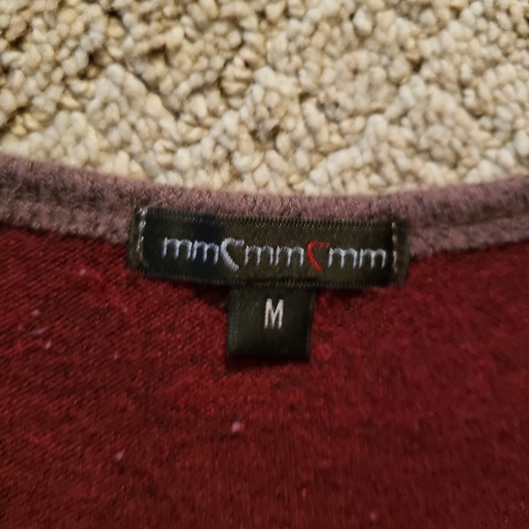 Boutique Sequin Deer Top - Picture 4 of 5